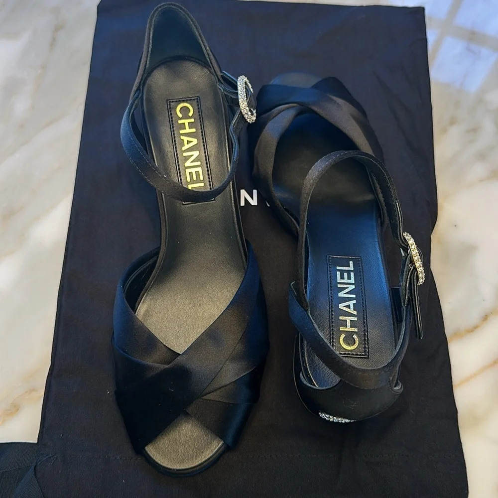 CHANEL open toe